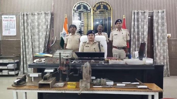 वेल्डिंग दुकान के आड़ में चल रहे अवैध मिनी गन फैक्ट्री का खुलासा