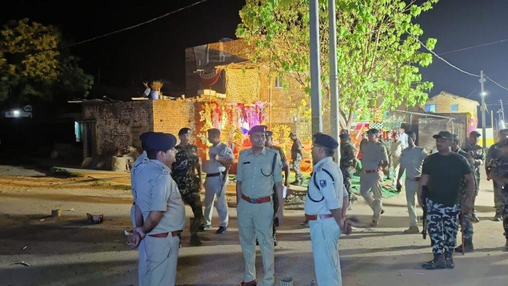 शादी समारोह में अंधाधुंध फायरिंग में 3 की मौत, 4 जख्मी, घटनास्थल पर पहुंचे SP