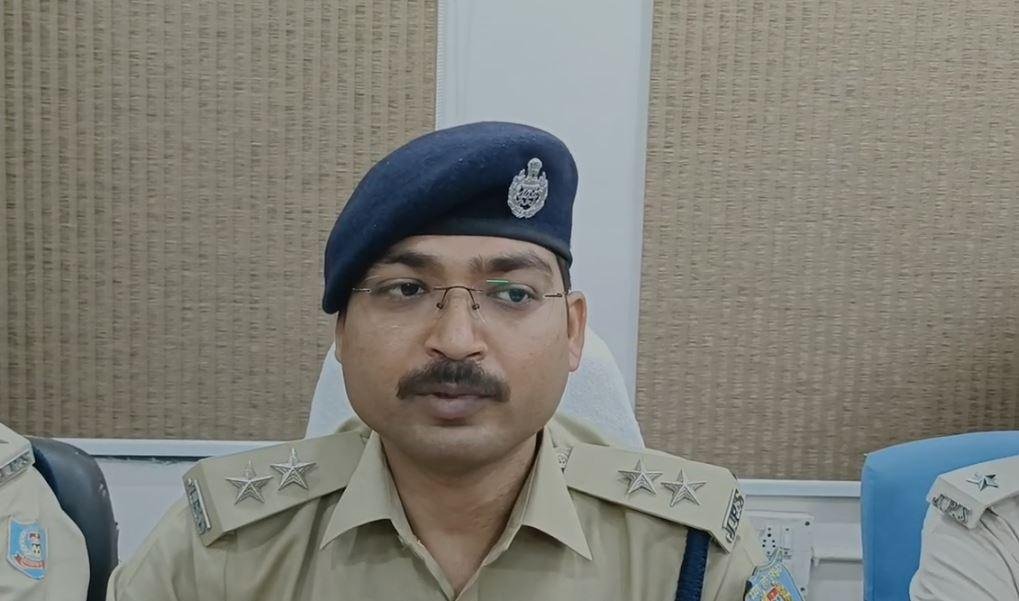 Jamtara Crime : मामले की जानकारी देती पुलिस