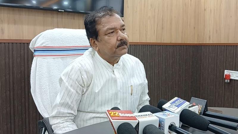 दिलीप जायसवाल ने कांग्रेस को दिया सुझाव, कहा- पाकिस्तान में बुलाए विशेष सत्र