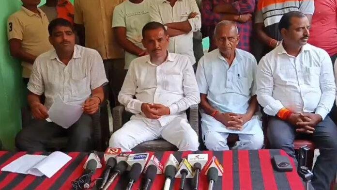 पैक्स अध्यक्ष व सदस्यों ने इलरा पैक्स प्रबंधक को हटाने की कर दी मांग