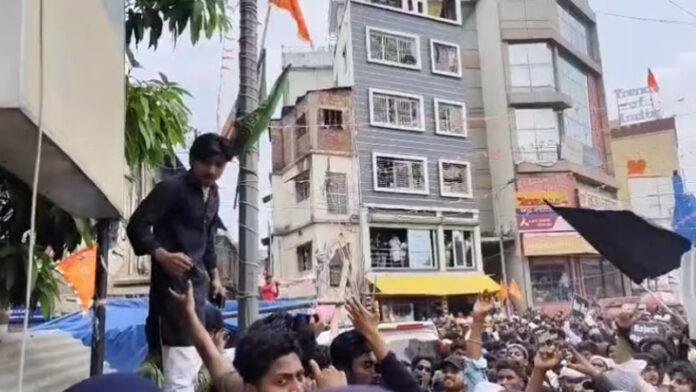 वक्फ कानून के विरोध में कटिहार में मुस्लिम समुदाय के लोगों ने निकाला प्रोटेस्ट मार्च