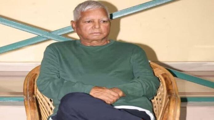 लालू यादव की हालत स्थिर, BP में गिरावट, डॉक्टर कर रहे निगरानी