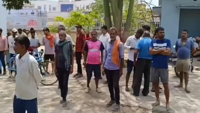 वाहन ने स्कूटी सवार दंपती को मारी टक्कर, पत्नी की मौत