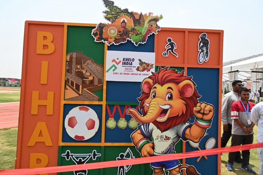 मुख्यमंत्री ने महाबोधि अतिथिगृह व बिपार्ड में मेजर ध्यानचंद खेल परिसर का किया उद्घाटन