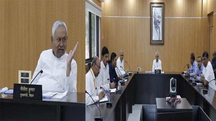 मुख्यमंत्री ने की पथ निर्माण विभाग की विभिन्न योजनाओं की प्रगति की समीक्षा