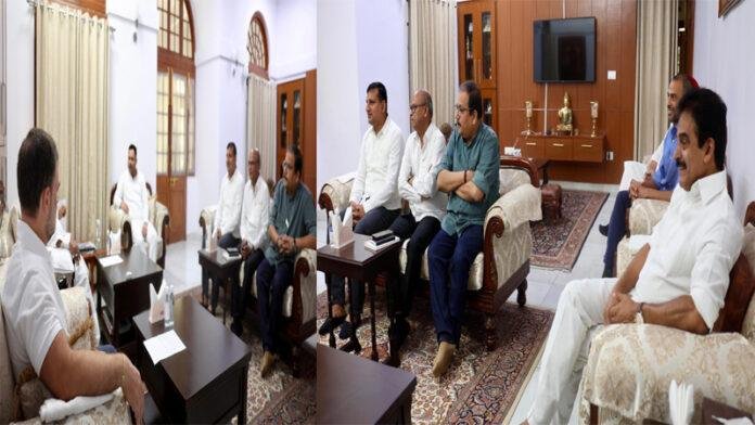 RJD-Congress Meeting Breaking : खड़गे के बैठक में शामिल हुए तेजस्वी, कहा- बिहार में नहीं बनेगी NDA की सरकार