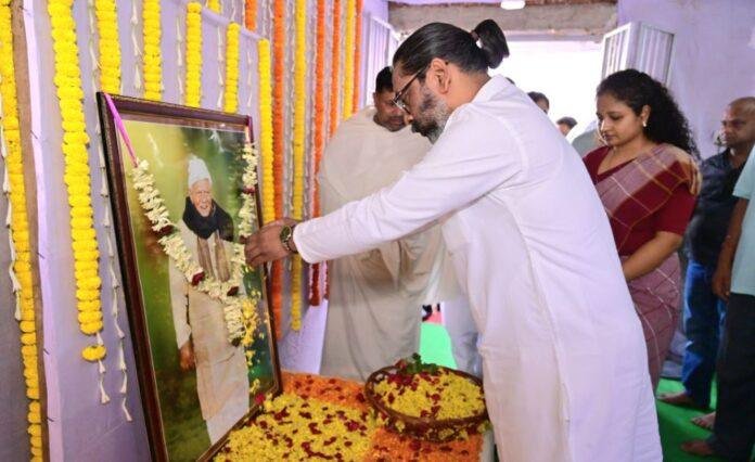 h54r मुख्यमंत्री Hemant Soren ने पूर्व मंत्री बादल पत्रलेख के दिवंगत पिता को दी भावभीनी श्रद्धांजलि...