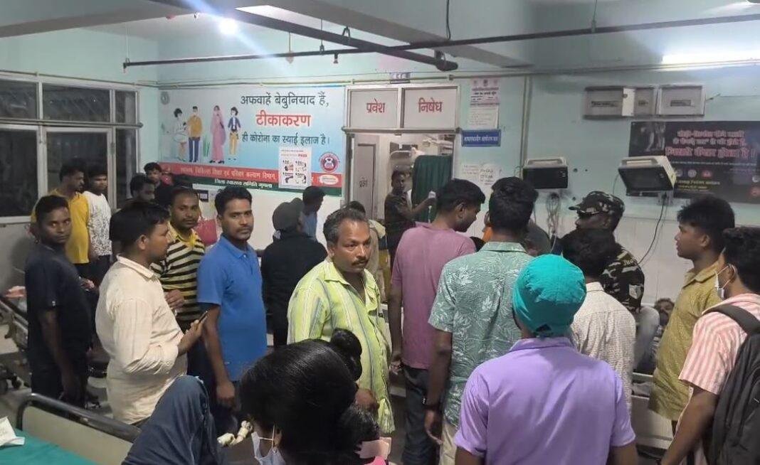 Gumla Accident : गुमला-रांची मार्ग पर भीषण सड़क हादसा, एक की मौत, 15 से अधिक घायल...