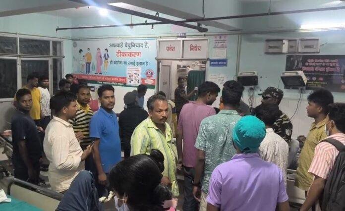 Gumla Accident : गुमला-रांची मार्ग पर भीषण सड़क हादसा, एक की मौत, 15 से अधिक घायल...