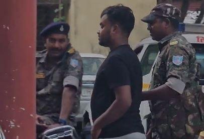 Bokaro Firing : फल विक्रेता को गोली मारकर भाग रहे अपराधी कोडरमा में धराए, बिहार पुलिस के... Bokaro Firing : बिहार पुलिस के जवान निकले आरोपी