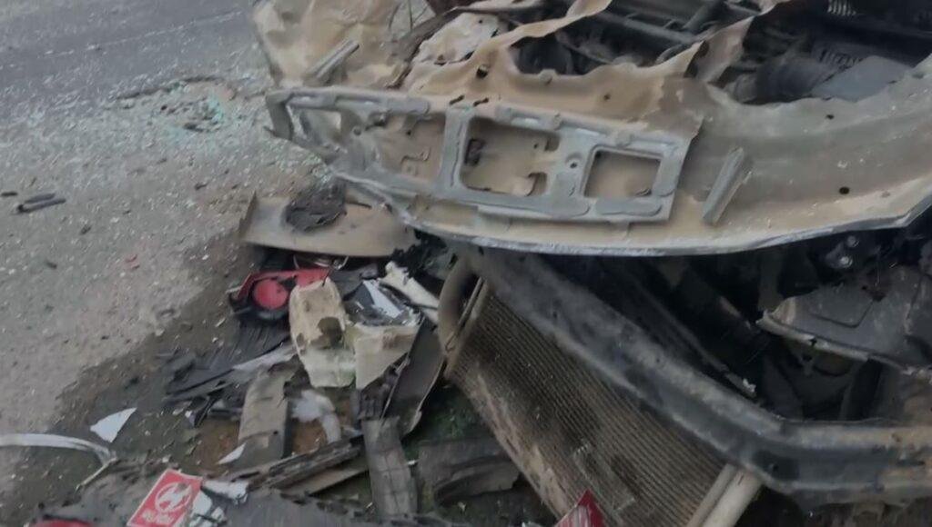 Giridih Accident : ट्रक और कार में भीषण टक्कर, एक की मौत 5 घायल, कार के उड़े चिथड़े... Giridih Accident : घटना के बाद कार के उड़े चिथड़े