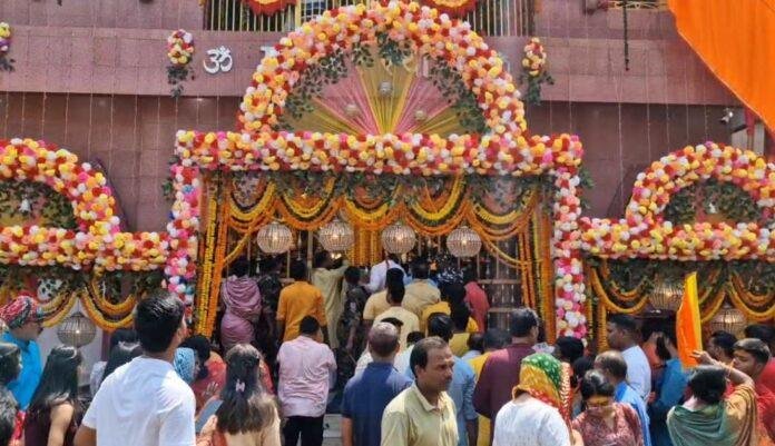k65ut6 Hazaribagh के महावीर मंदिर में नवमी पर उमड़ा आस्था का सैलाब...