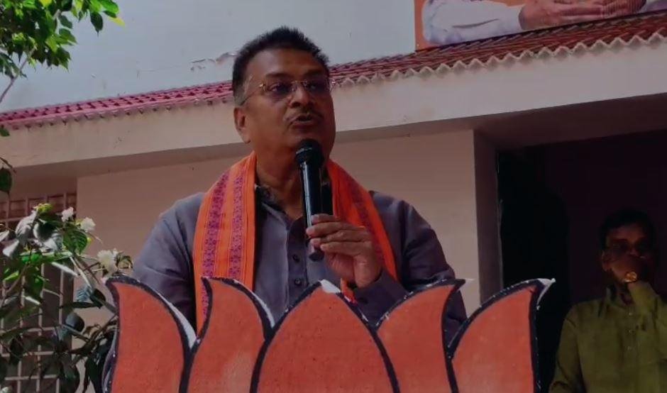 Hazaribagh : मंत्री हफीजुल हसन के बयान पर गरमाई सियासत, भाजपा का अशोक मार्च... | 22Scope News Hazaribagh : संबोधित करते सांसद मनीष जायसवाल