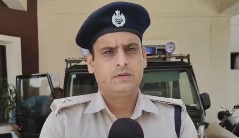 Bokaro : मामले की जानकारी देते एसपी