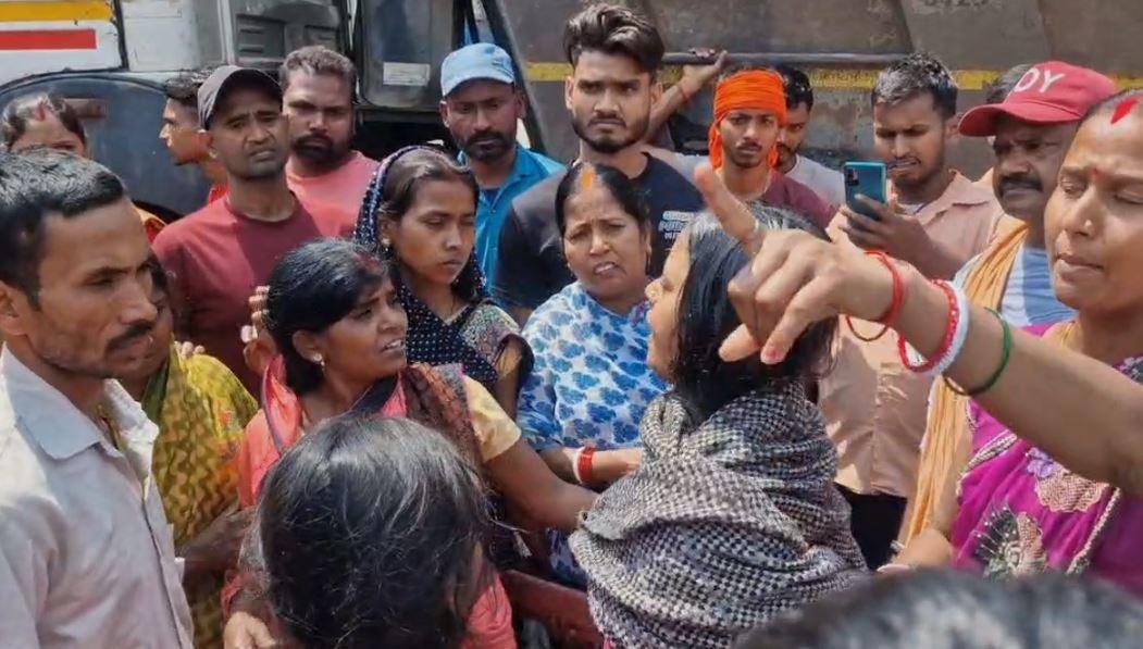 Hazaribagh Murder : युवक की हत्या से मचा बवाल, उग्र भीड़ ने किया सड़क जाम, स्थिति तनावपूर्ण...