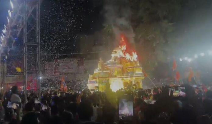 Garhwa में रामनवमी के दौरान बड़ा हादसा, रथ में लगी भीषण आग से मची अफरातफरी...