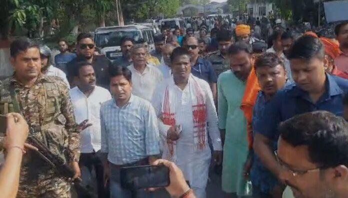 Bokaro Lathicharge में युवक की मौत के बाद एक्शन में आए सांसद ढुल्लू महतो, प्रदर्शनकारियों को...