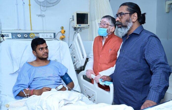 क667 Breaking : राज्यपाल संतोष गंगवार और सीएम हेमंत पहुंचे राज अस्पताल, घायल जवान का जाना हाल...