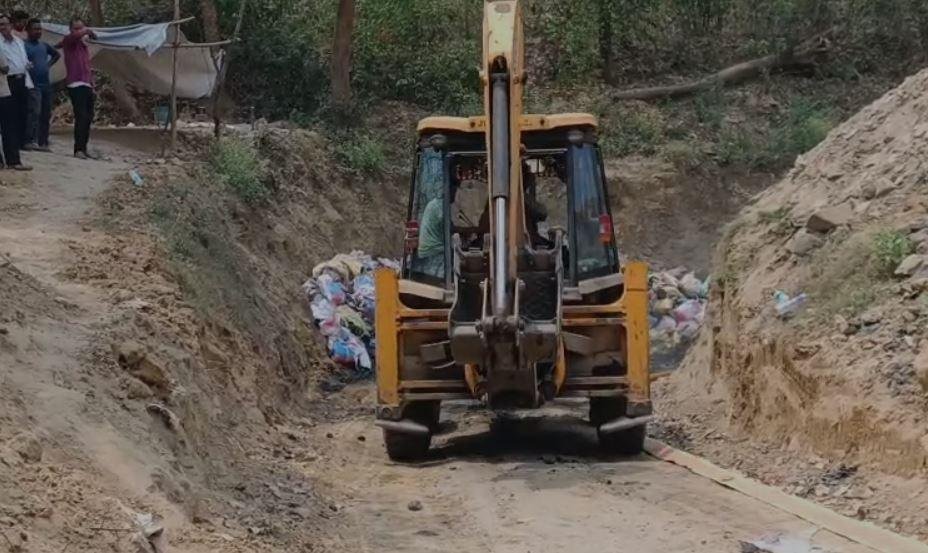 Dhanbad : भारी मात्रा में कोयला जब्त