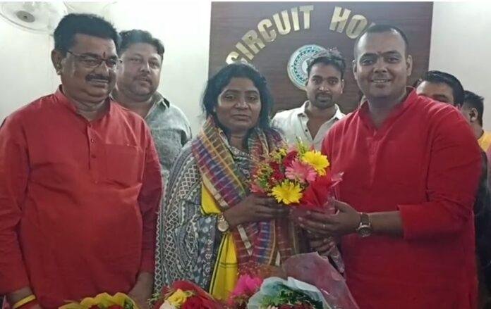 Bokaro : राष्ट्रीय अनुसूचित जनजाति आयोग की सदस्य आशा लकड़ा बोकारो पहुंची, योजनाओं की समीक्षा पर दिया जोर...