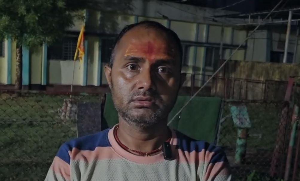 Hazaribagh : आसमानी बिजली ने ली तीन की जान, पदमा में पसरा मातम... Hazaribagh : घटना की जानकारी देते परिजन