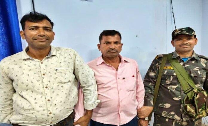 Breaking : घूस लेते रंगेहाथ धराया नामकोम थाने का दारोगा, एसीबी की बड़ी कार्रवाई...