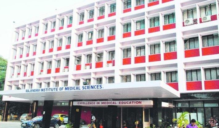 Breaking : रिम्स में जुड़ा है मामला