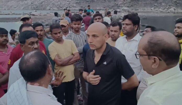 रीूबीा Dhanbad : लापता पंप गार्ड का शव पोखर से बरामद, जांच में जुटी पुलिस...