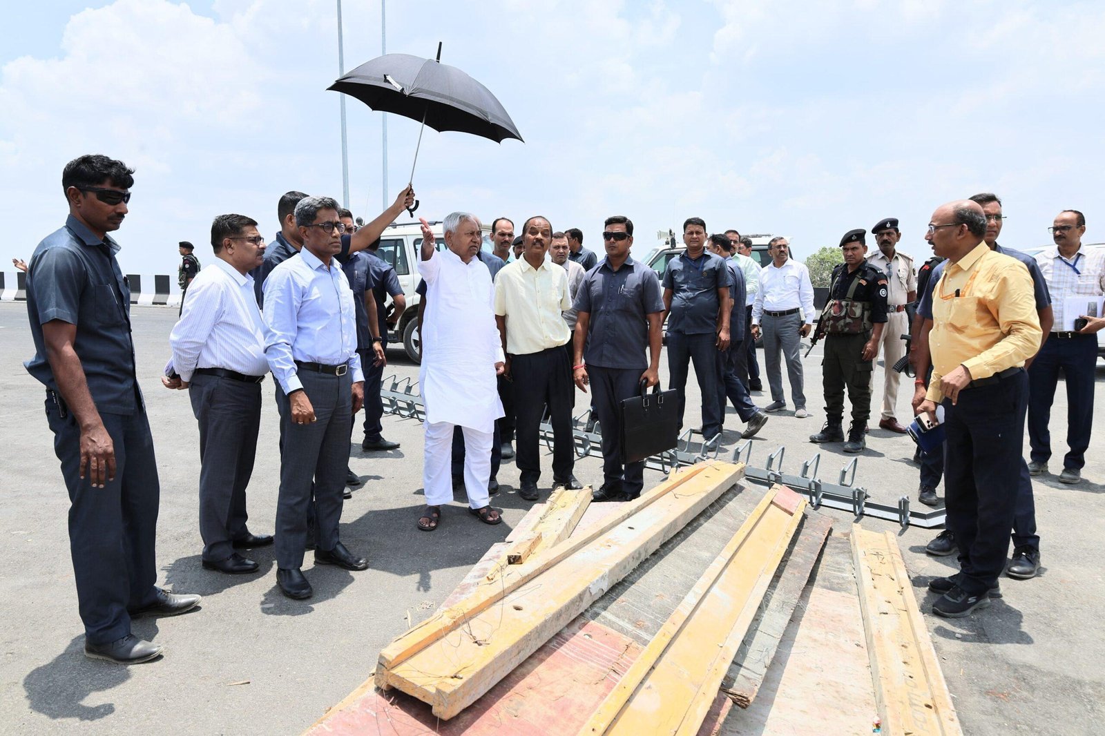 PM के कार्यक्रम से पहले CM निकले सड़कों पर, किया जेपी गंगापथ का निरीक्षण...