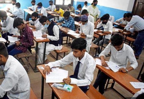 ICSE-ISC Result 2025: झारखंड की शांभवी जायसवाल ने 10वीं में 100% अंक के साथ देशभर में टॉप किया, राज्य के स्टूडेंट्स का शानदार प्रदर्शन