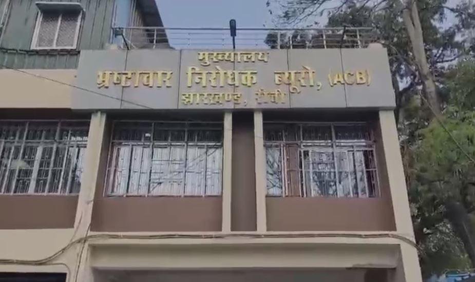 Breaking : शराब घोटाले में ACB की कार्रवाई तेज, DG अनुराग गुप्ता पहुंचे ACB ऑफिस...