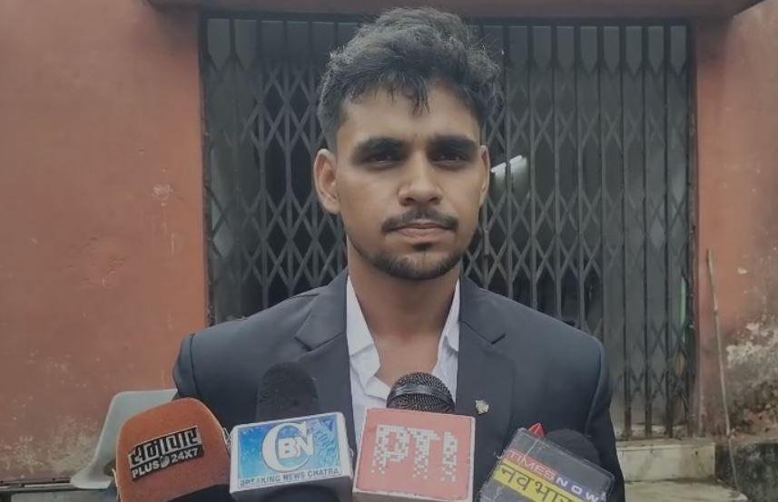 Chatra Murder : शादी के बीच में फायरिंग, गोली लगने से युवक की दर्दनाक मौत, बारात में नाचने को... 4 22Scope News Chatra Murder : मामले की जानकारी देते परिजन