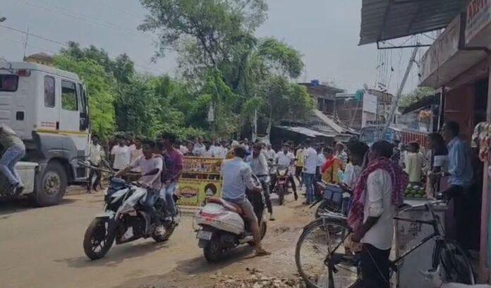 '89op Deoghar : युवक की मौत पर भड़के ग्रामीण, थाने पर पथराव और...