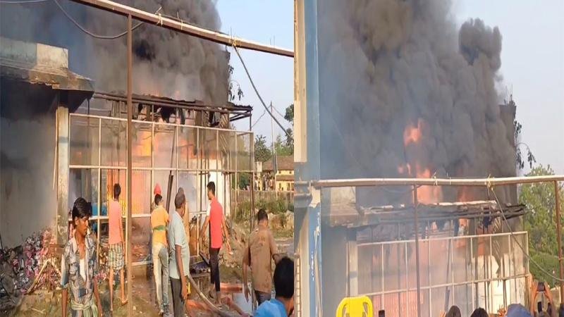 सदर अस्पताल में लगी भीषण आग, 5 गाड़ियां बुझाने में जुटी
