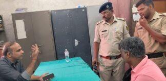 चिकित्सक से उलझ गए मरीज के परिजन, फिर कर दी गाली-गलौज