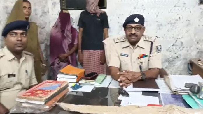 अपने आशिक के साथ मिलकर अपने पति को तलवार से काटकर की हत्या