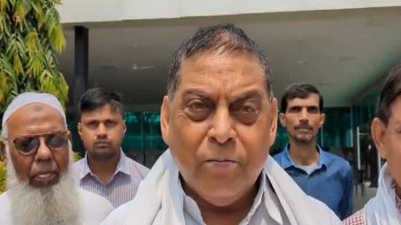 नीरज कुमार का करारा हमला, कहा- राजनीति के 2 विषैले एक साथ