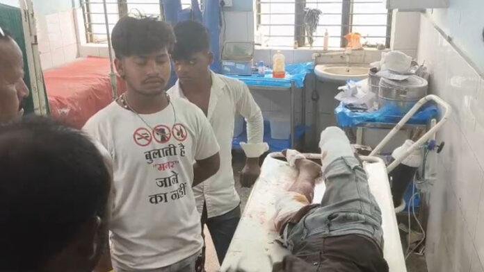 तेज रफ्तार CNG टोटो ने मारी ठोकर, युवक हुआ जख्मी