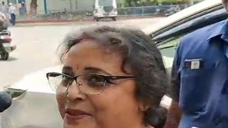 Ladies Special : CM ने महिलाओं का दिया बड़ा तोहफा, Pink बसों को दिखाई हरी झंडी