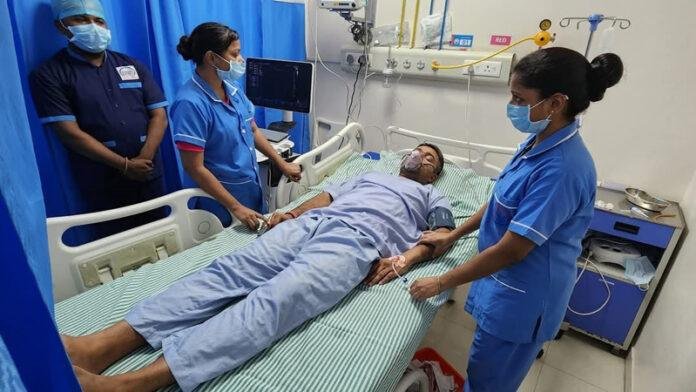 मनीष को डॉक्टरों ने ऐसे पीटा कि अस्पताल में होना पड़ा भर्ती