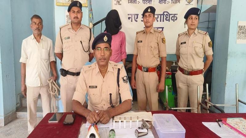 लोडेड देशी कट्टा के साथ एक व्यक्ति गिरफ्तार