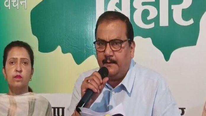 तेजस्वी ने शाह को लिखा पत्र, कहा- अर्धसैनिक बलों को दिया जाए शहीद का दर्जा
