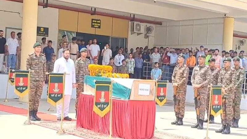 तेजस्वी ने कहा- गृह मंत्री को लिखेंगे चिट्टी, कहेंगे कोई भी जवान हो उसे मिले शहीद का दर्जा