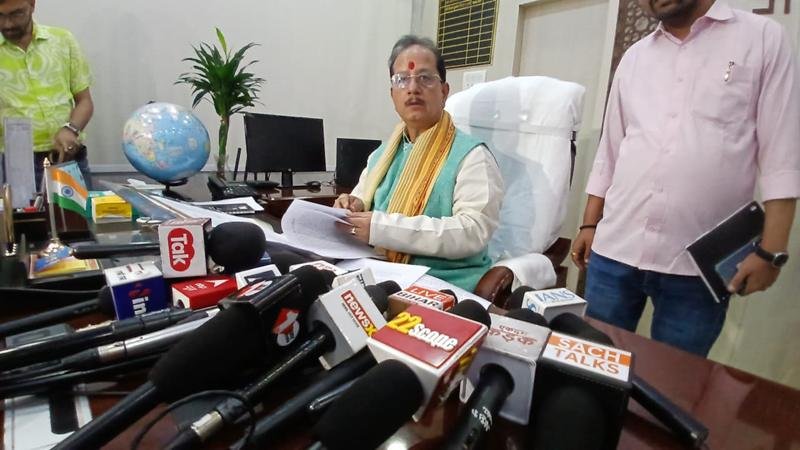 'बरसात को लेकर 15 जून से बंद किया जाता है बालूघाट'
