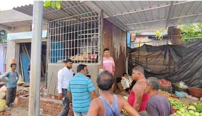 Dhanbad: कतरास बाजार हटिया में अतिक्रमण पर नगर निगम का अल्टीमेटम