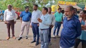 अतिक्रमण हटाने के दौरान मौजूद रहे कई अधिकारी