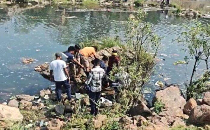 Ramgarh : दामोदर नदी में युवक का शव मिलने से मची सनसनी, हत्या की आशंका...