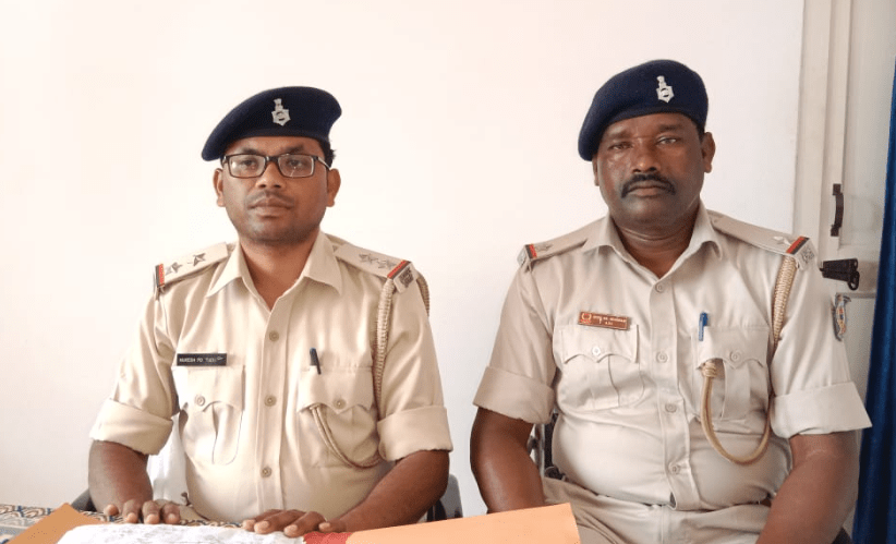 Gumla : मामले की जानकारी देती पुलिस