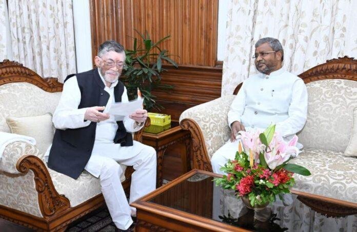 Breaking : बाबूलाल मरांडी ने राज्यपाल को सौंपा ज्ञापन, नई उत्पाद नीति में बदलाव की मांग...